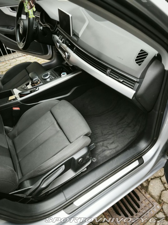 Audi A4 Avant Combi Limousine 2019