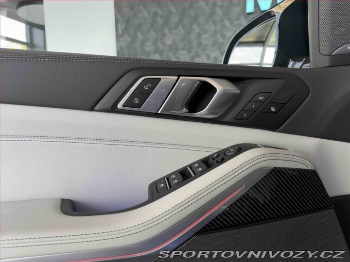 BMW X5 M60i 2025