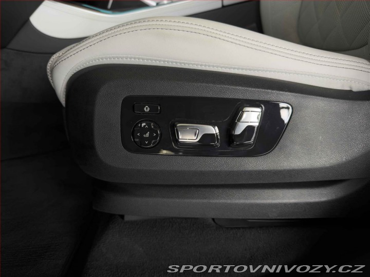 BMW X5 M60i 2025