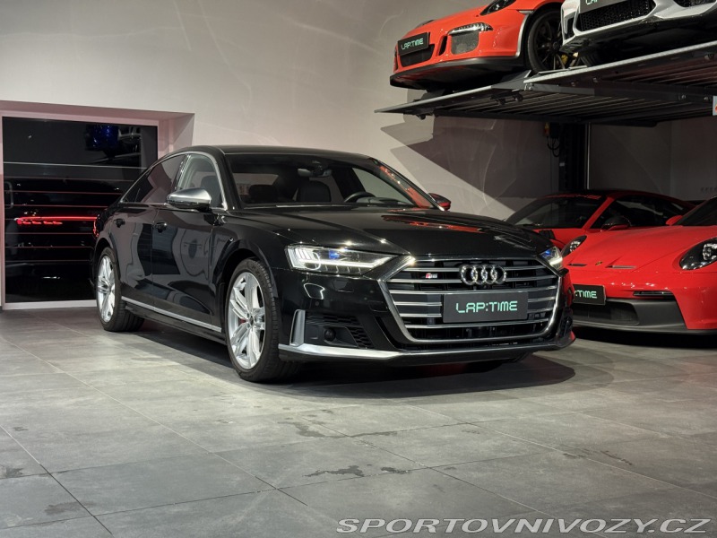 Audi S8 Tažné*Nezavis*Pano*B&O