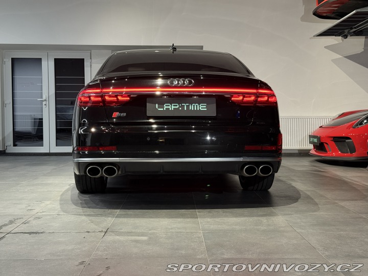 Audi S8 Tažné*Nezavis*Pano*B&O 2021