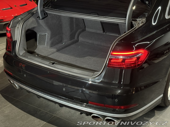 Audi S8 Tažné*Nezavis*Pano*B&O 2021