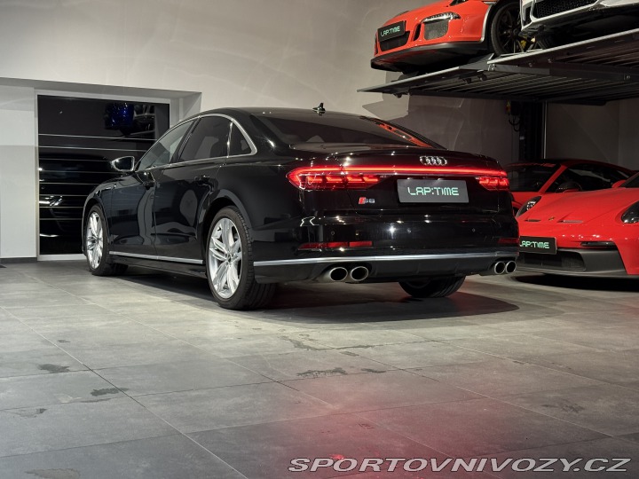 Audi S8 Tažné*Nezavis*Pano*B&O 2021