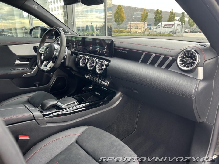 Mercedes-Benz CLA 45 S AMG 4MATIC+ Shooting 2022