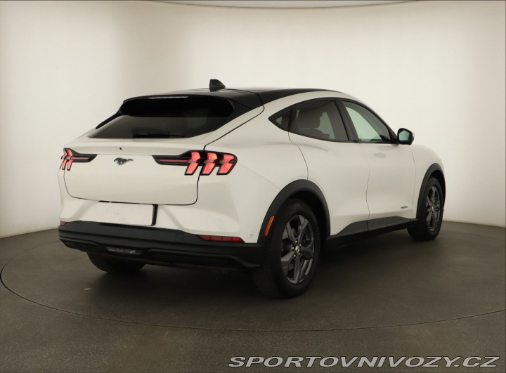 Ford Mustang Mach-E Standard Range RW 2022