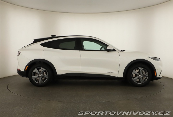 Ford Mustang Mach-E Standard Range RW 2022