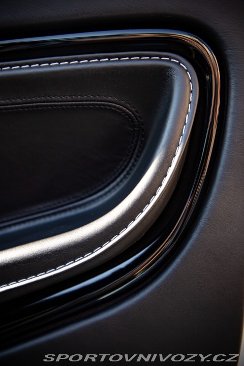 Aston Martin DB11 2019