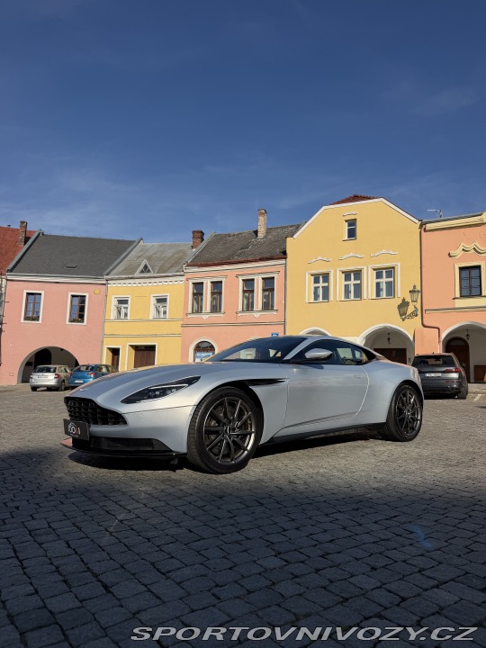 Aston Martin DB11 2019