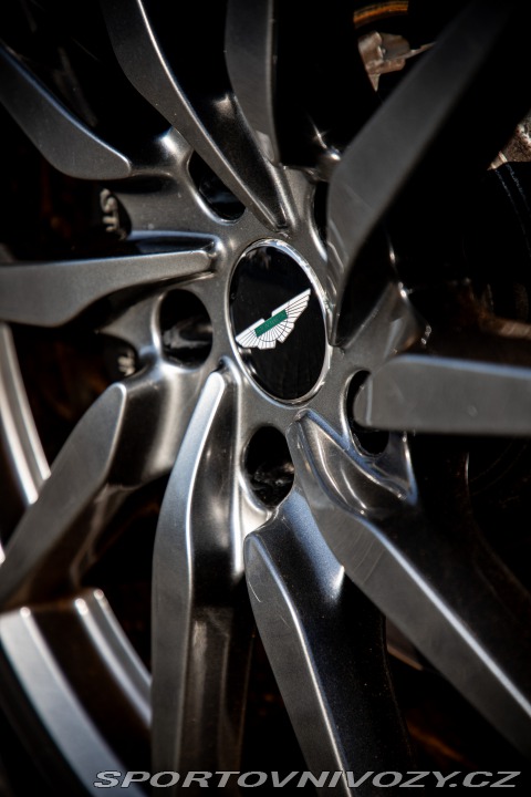 Aston Martin DB11 2019