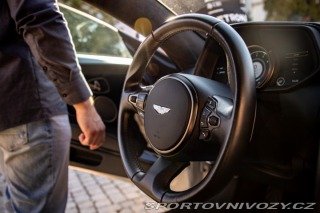Aston Martin DB11  2019