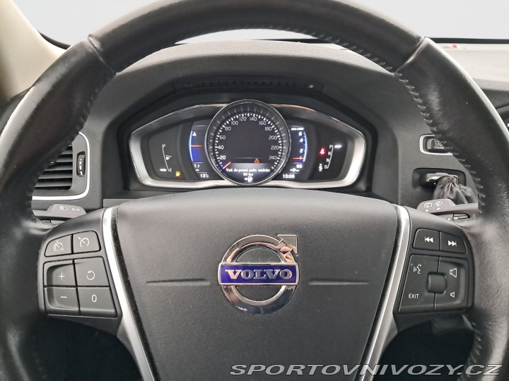 Volvo V60 Momentum T6 AWD 2017