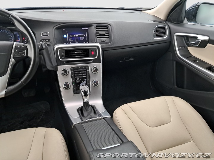 Volvo V60 Momentum T6 AWD 2017