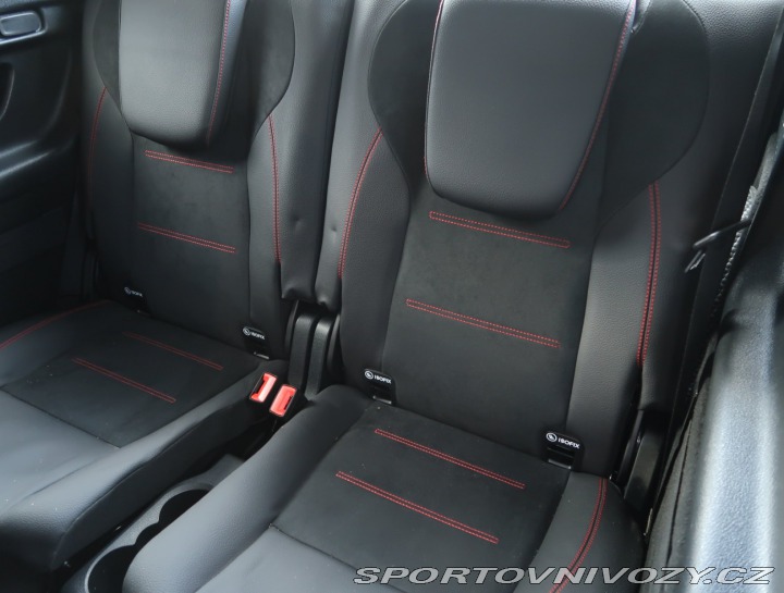 Mercedes-Benz Ostatní modely GLB AMG line GLB 250 4MATIC 2025