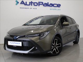 Toyota Corolla 2,0 HEV 135kW TREK 64tkm.
