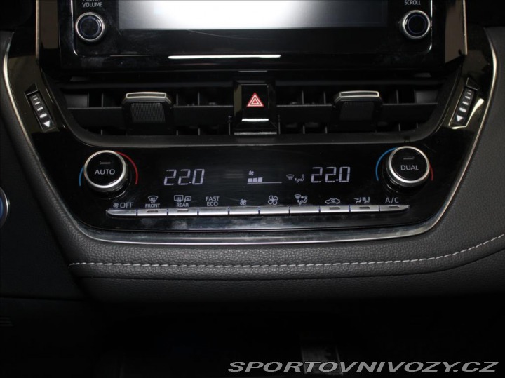 Toyota Corolla 2,0 HEV 135kW TREK 64tkm. 2021