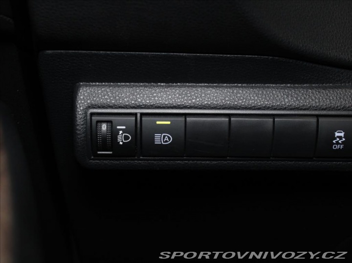 Toyota Corolla 2,0 HEV 135kW TREK 64tkm. 2021