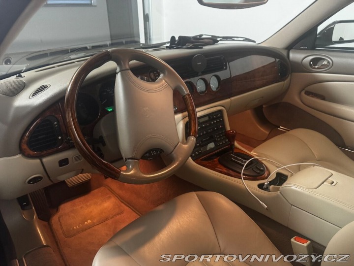 Jaguar XKR 4,0 kompresor 2001