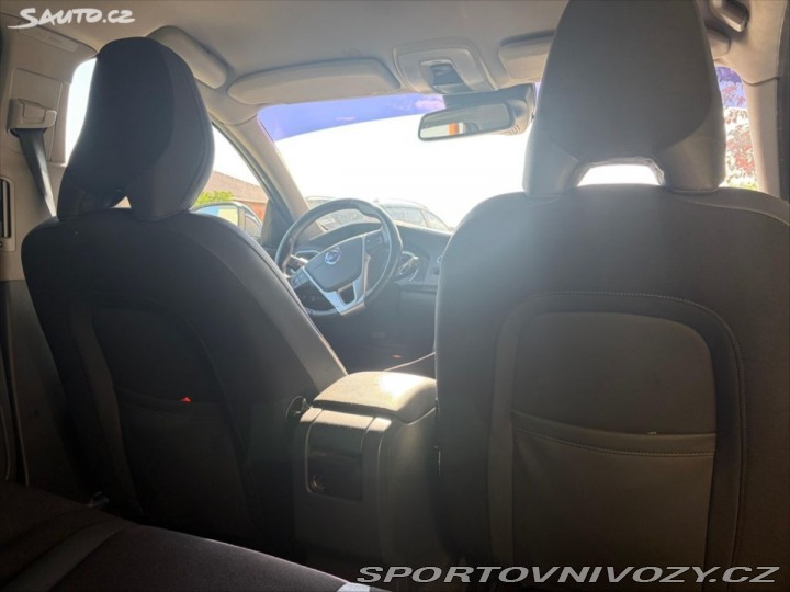 Volvo V60 2,0 D3 120kW (5-válec) 2010