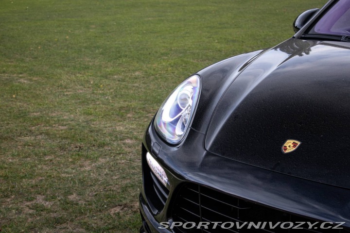 Porsche Cayenne Diesel Tiptronic S / 176 2011