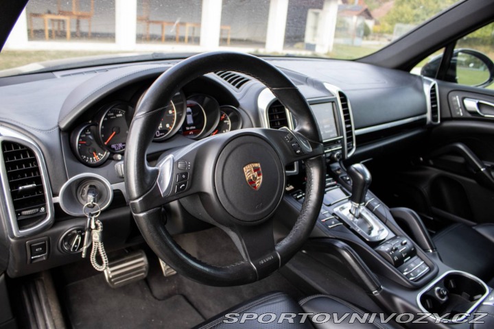 Porsche Cayenne Diesel Tiptronic S / 176 2011