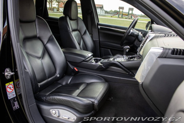 Porsche Cayenne Diesel Tiptronic S / 176 2011