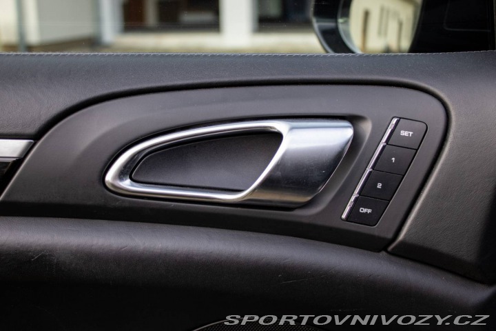 Porsche Cayenne Diesel Tiptronic S / 176 2011