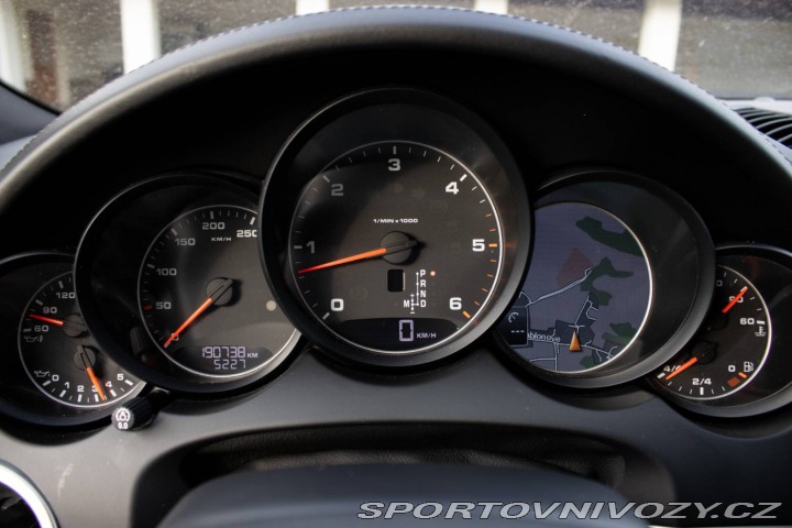 Porsche Cayenne Diesel Tiptronic S / 176 2011