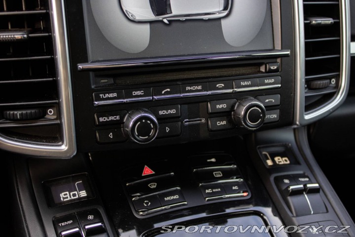 Porsche Cayenne Diesel Tiptronic S / 176 2011