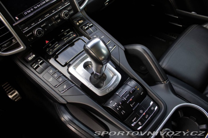 Porsche Cayenne Diesel Tiptronic S / 176 2011