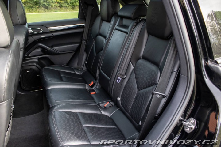 Porsche Cayenne Diesel Tiptronic S / 176 2011
