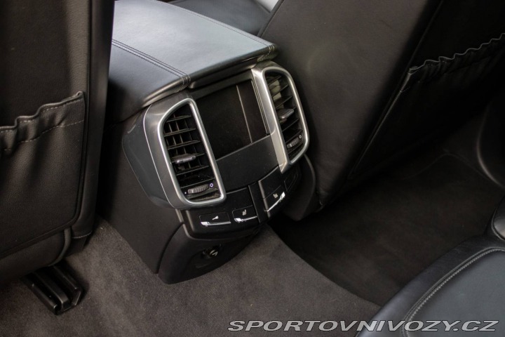 Porsche Cayenne Diesel Tiptronic S / 176 2011
