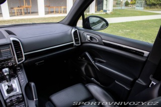 Porsche Cayenne Diesel Tiptronic S / 176 2011