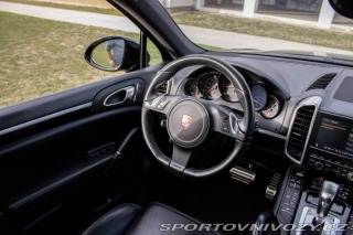 Porsche Cayenne Diesel Tiptronic S / 176 2011