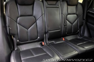 Porsche Cayenne Diesel Tiptronic S / 176 2011