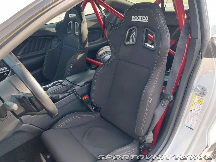 Ford Mustang GT V8 2016