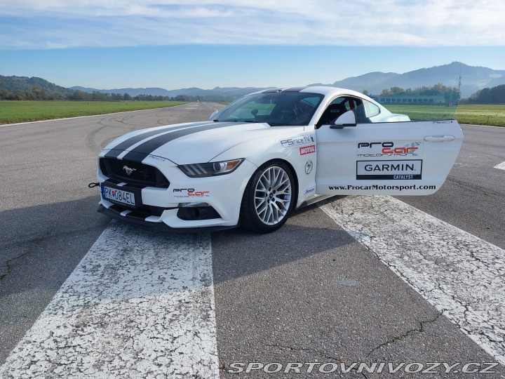 Ford Mustang GT V8 2016