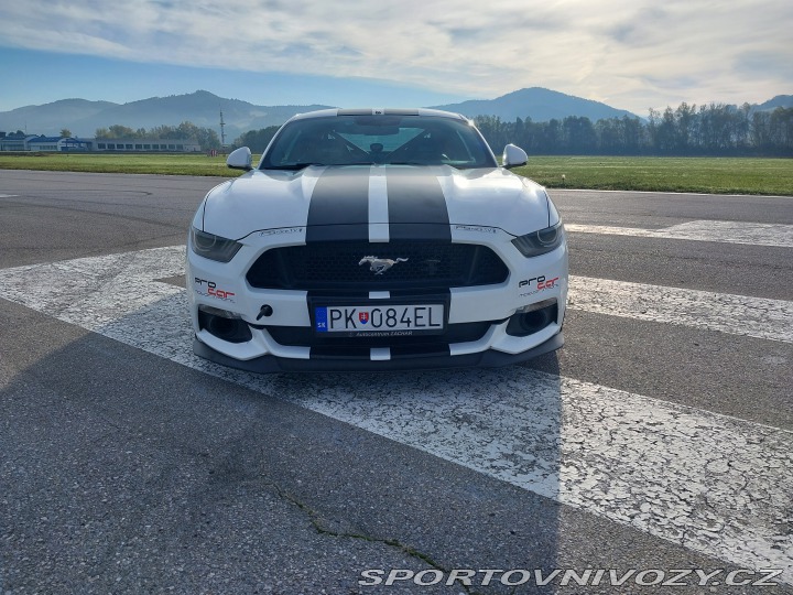 Ford Mustang GT V8 2016