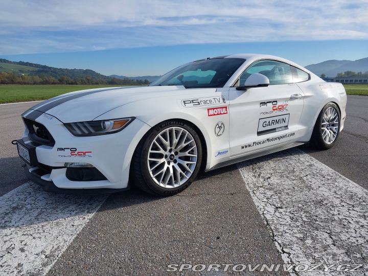 Ford Mustang GT V8 2016
