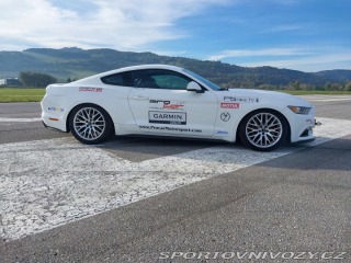 Ford Mustang GT V8 2016