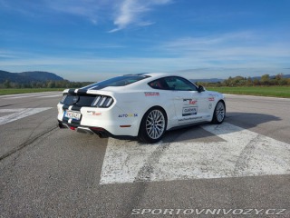 Ford Mustang GT V8 2016