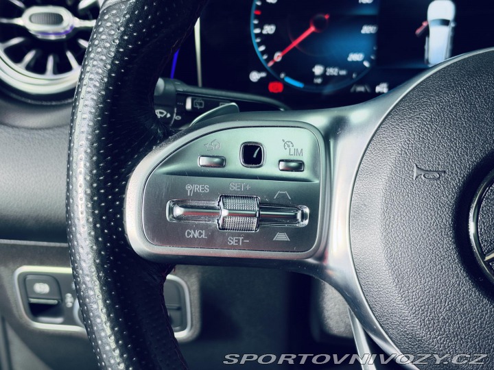 Mercedes-Benz Ostatní modely GLB 220d 4M AMG PANO HUD TAŽN 2020
