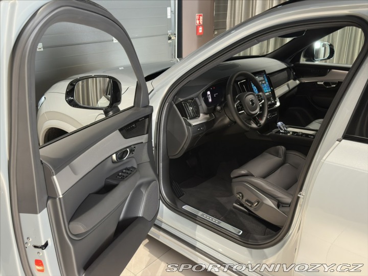 Volvo Ostatní modely XC90 2,0 T8 PHEV Plus Black E 2026