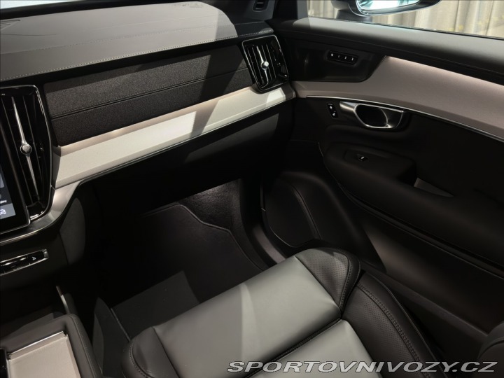 Volvo Ostatní modely XC90 2,0 T8 PHEV Plus Black E 2026