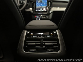 Volvo Ostatní modely XC90 2,0 T8  Plus Black Editio 2026