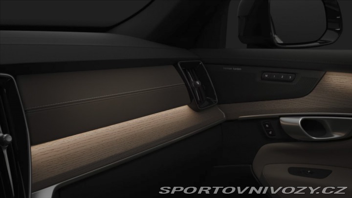 Volvo Ostatní modely XC90 2,0 T8 Plus Dark 2026