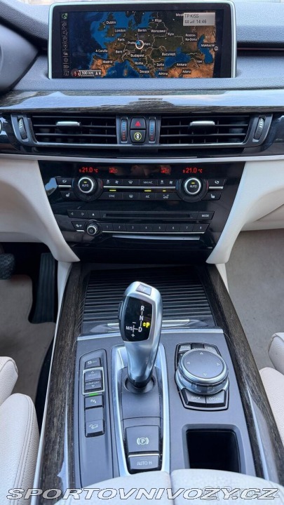 BMW X5 3,0   30d, 190kW, bílá ků 1800