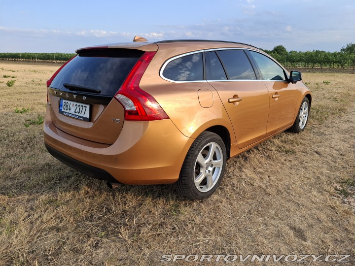 Volvo V60  2010