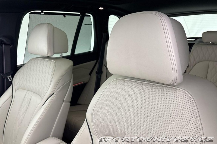 BMW X5 M50i 2019