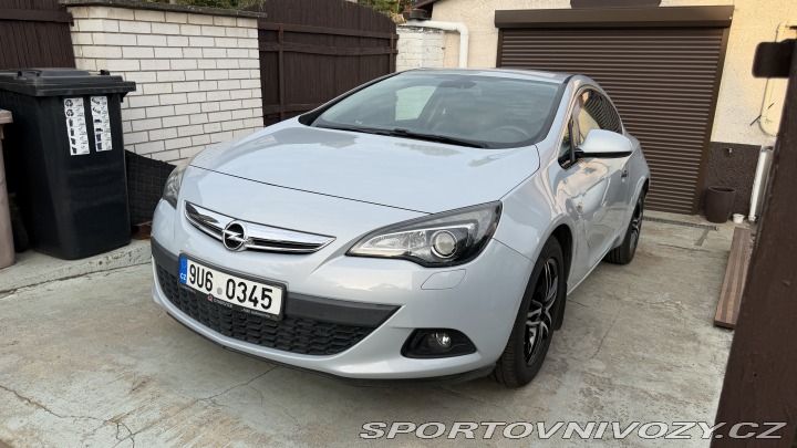 Opel Astra GTC 2012