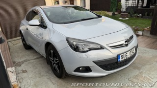 Opel Astra GTC 2012